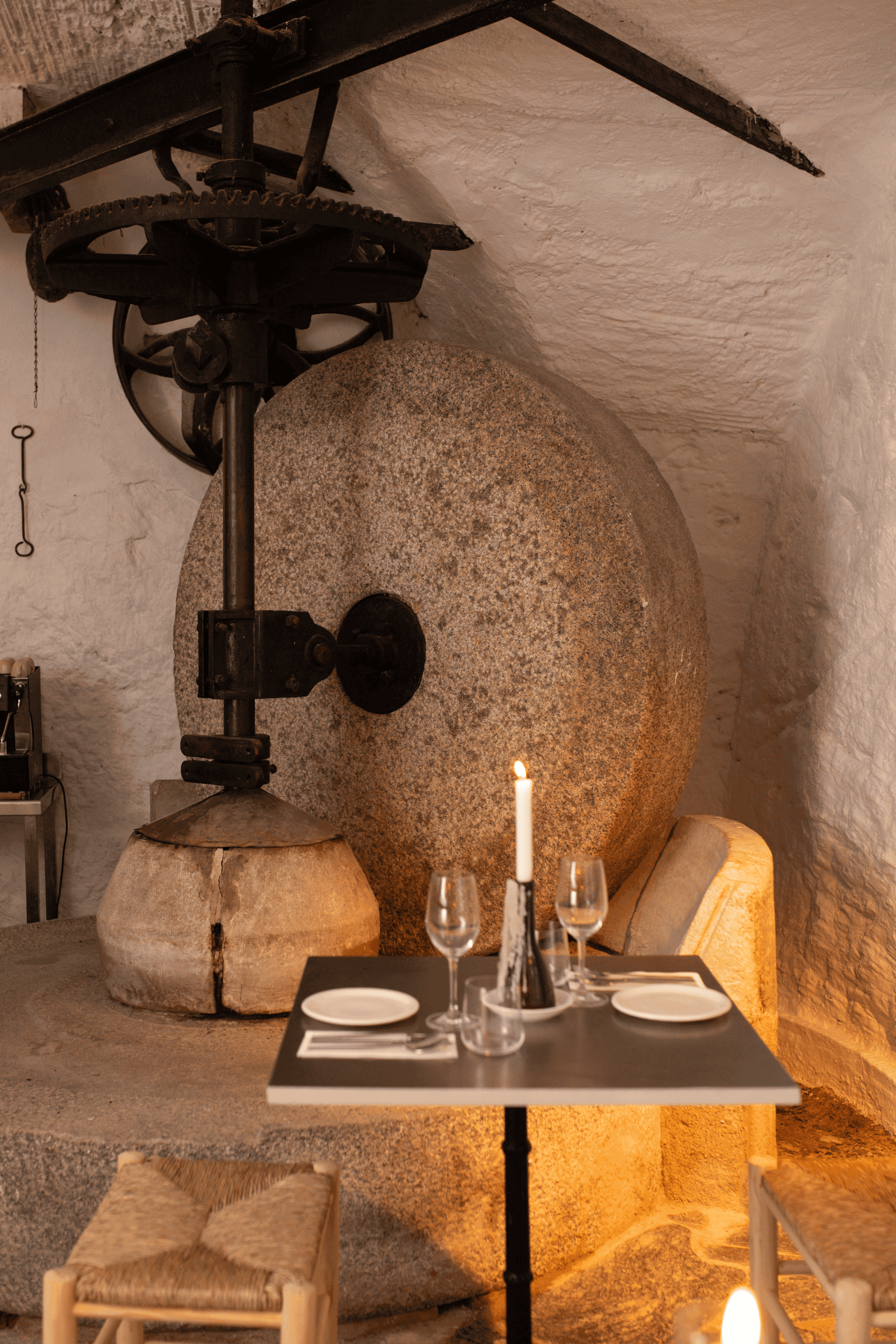 Oli Bar interior