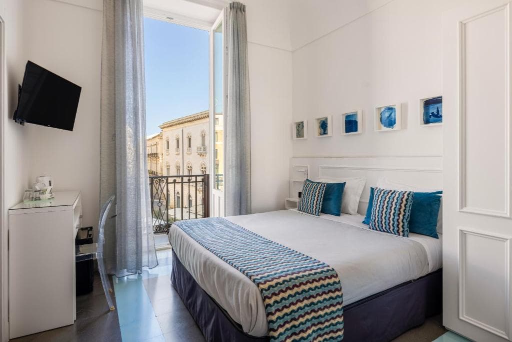Archimede Charm B&B — Historical Palace
