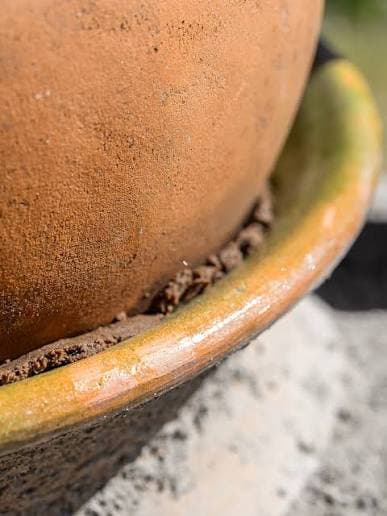 Clay distillation method for mezcal
