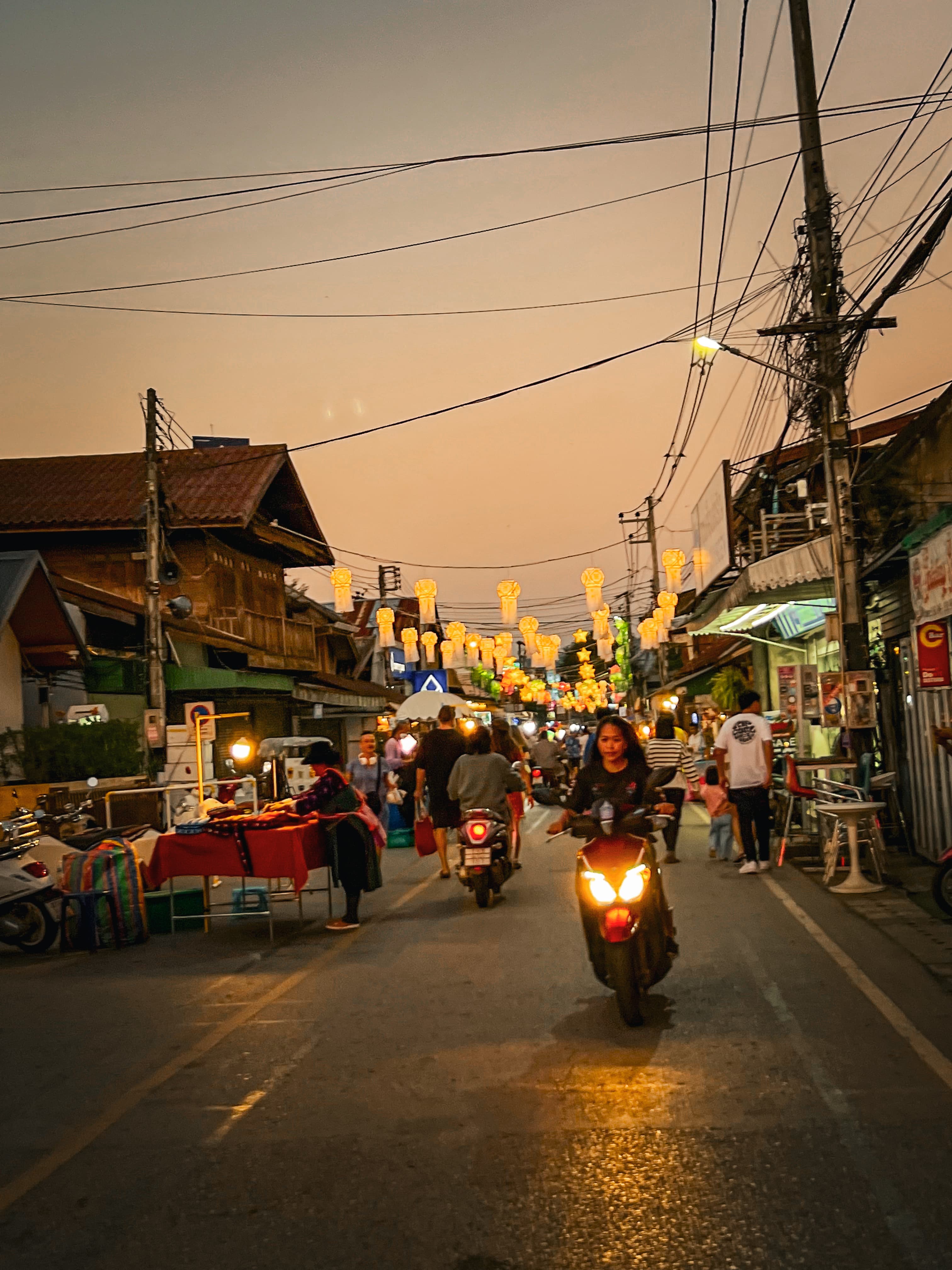 Scenic drive through mountains to Pai