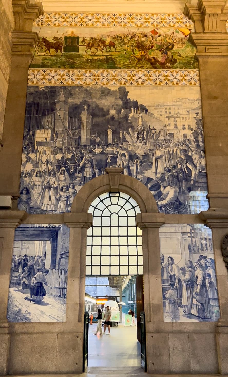São Bento Station Porto azulejos